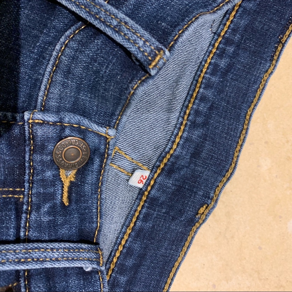 Levi’s shorts/ bermudas for women
